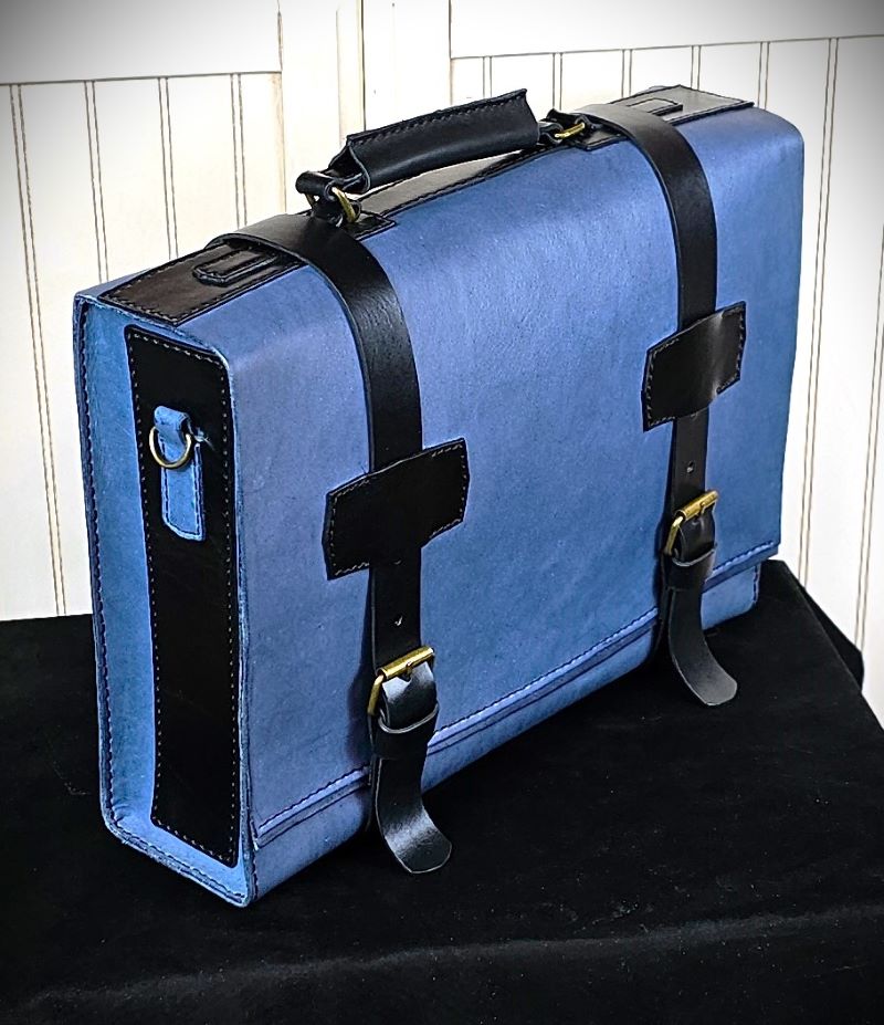 sac-messenger-unisexe-14.5x11x 4-pouces-fait-en-cuir-et-entierement-fabrique-a-la-main-black-hocks-creation