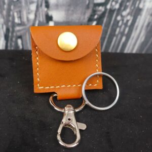 pochette-protectrice-pour-bague-fait-en-cuir-et-entierement-fabrique-a-la-main-black-hocks-creation