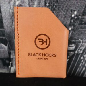 porte-carte-compact-Angel-fait-en-cuir-et-entierement-fabrique-a-la-main-black-hocks-creation