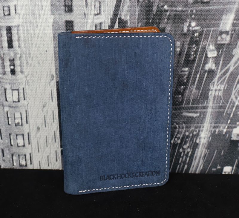 enveloppe-pliante-pour-passeport-fait-en-cuir-et-entierement-fabrique-a-la-main-black-hocks-creation