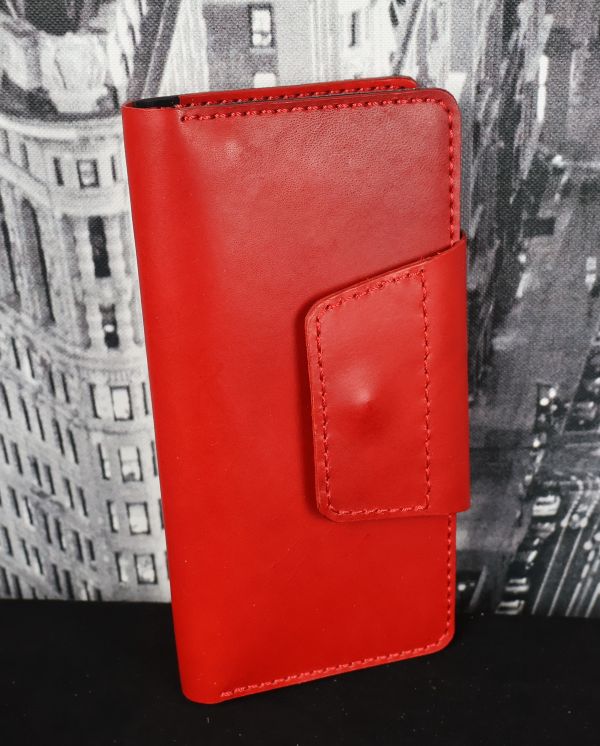 portefeuille-pour-femme-Lyn-fait-en-cuir-et-entierement-fabrique-a-la-main-au-quebec-black-hocks-creation