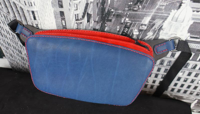 sac-ceinture-allegra-26x14cm- fait-en-cuir-et-entierement-fabrique-a-la-main-au-quebec-black-hocks-creation