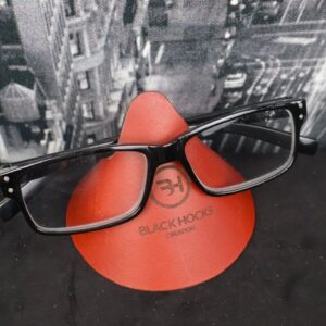 support-de-table-pour-lunette-fait-en-cuir-et-entierement-fabrique-a-la-main-au-quebec-black-hocks-creation